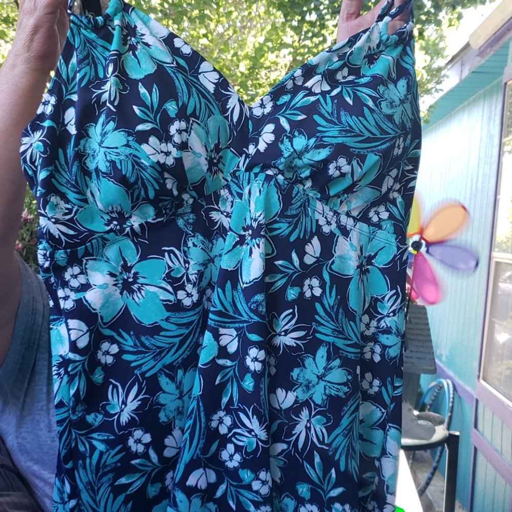 Swim suit top. TANKINI
